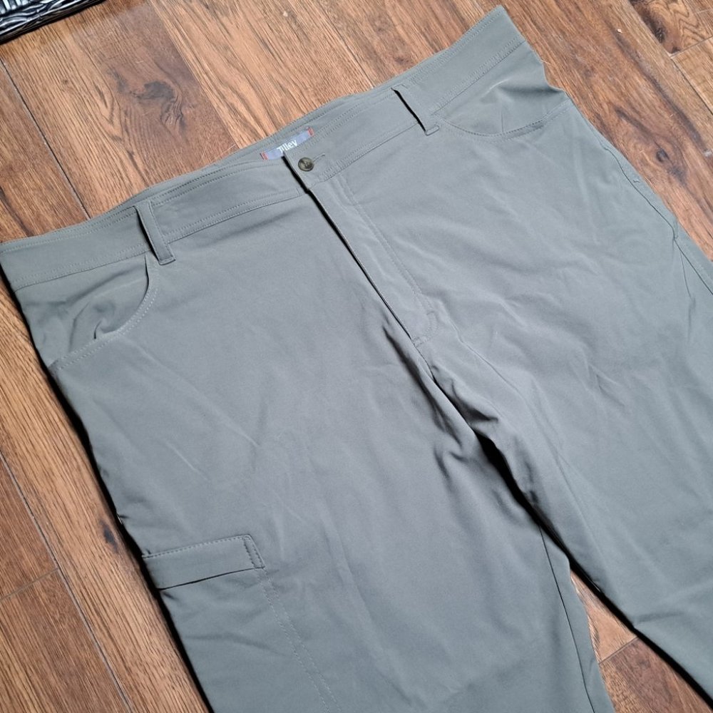 Tilley Canada Men's Pants Hiking Outdoors Ripstop Green HQ Size 44 Actual 45x30